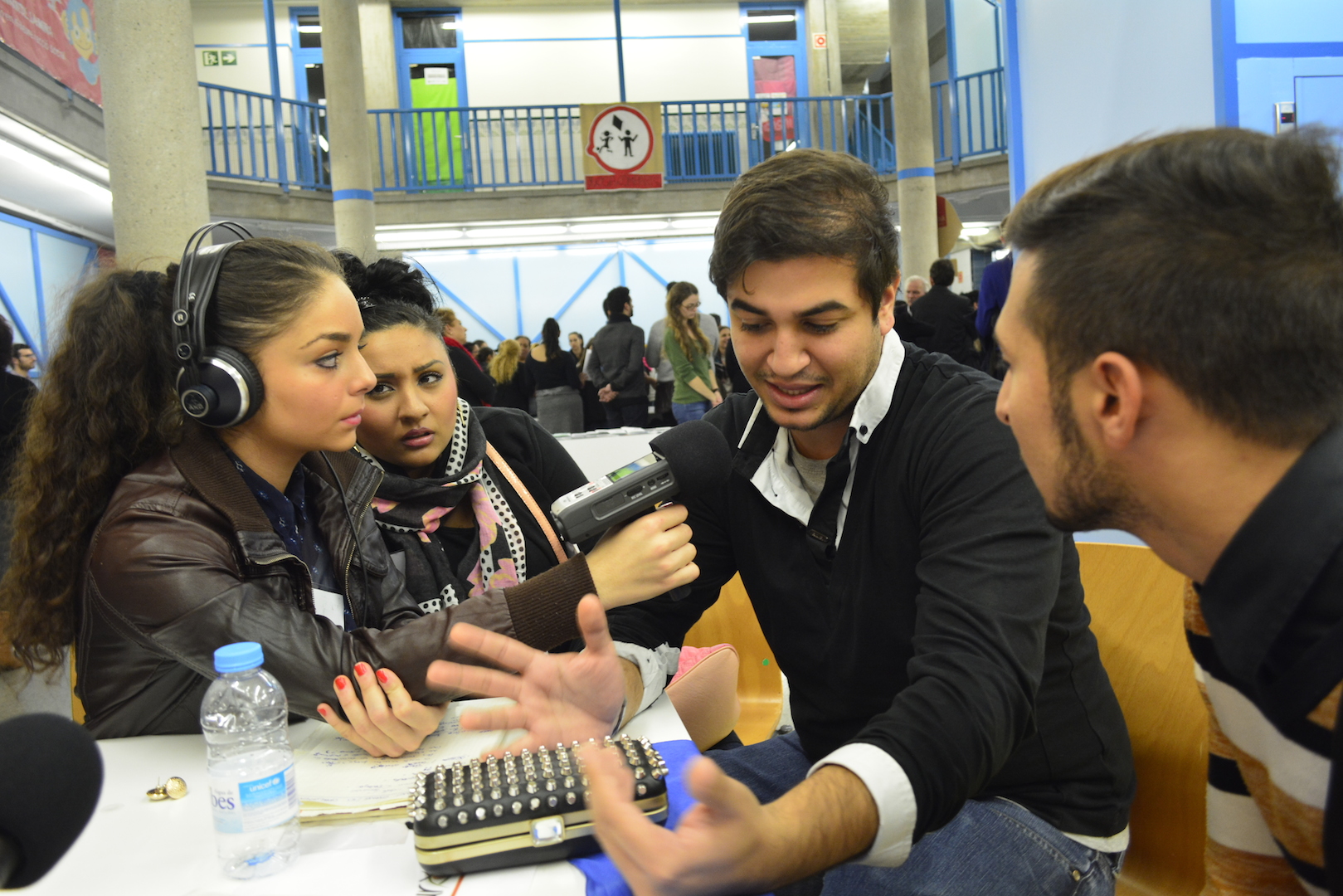 Estudiar i treballar per els i les joves gitanos i gitanes